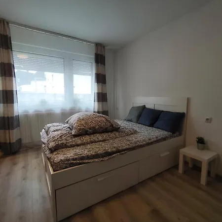 Apartment 1 Mit Eigenem Bad & Toilette Niedernhausen