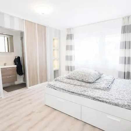 1 Mit Eigenem Bad & Toilette