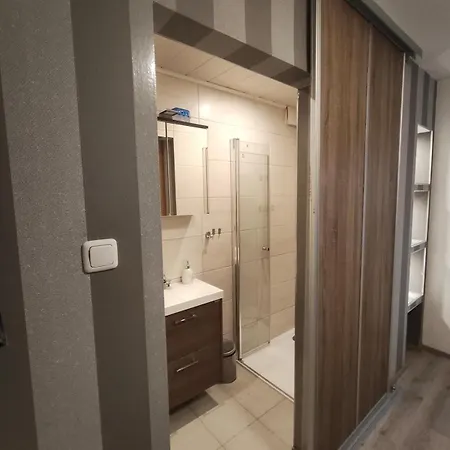 1 Mit Eigenem Bad & Toilette Apartment Niedernhausen